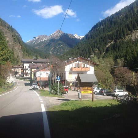 Affittacamere Valle Dorizzo Di Scavoni Paolo Val Dorizzo Eksteriør bilde